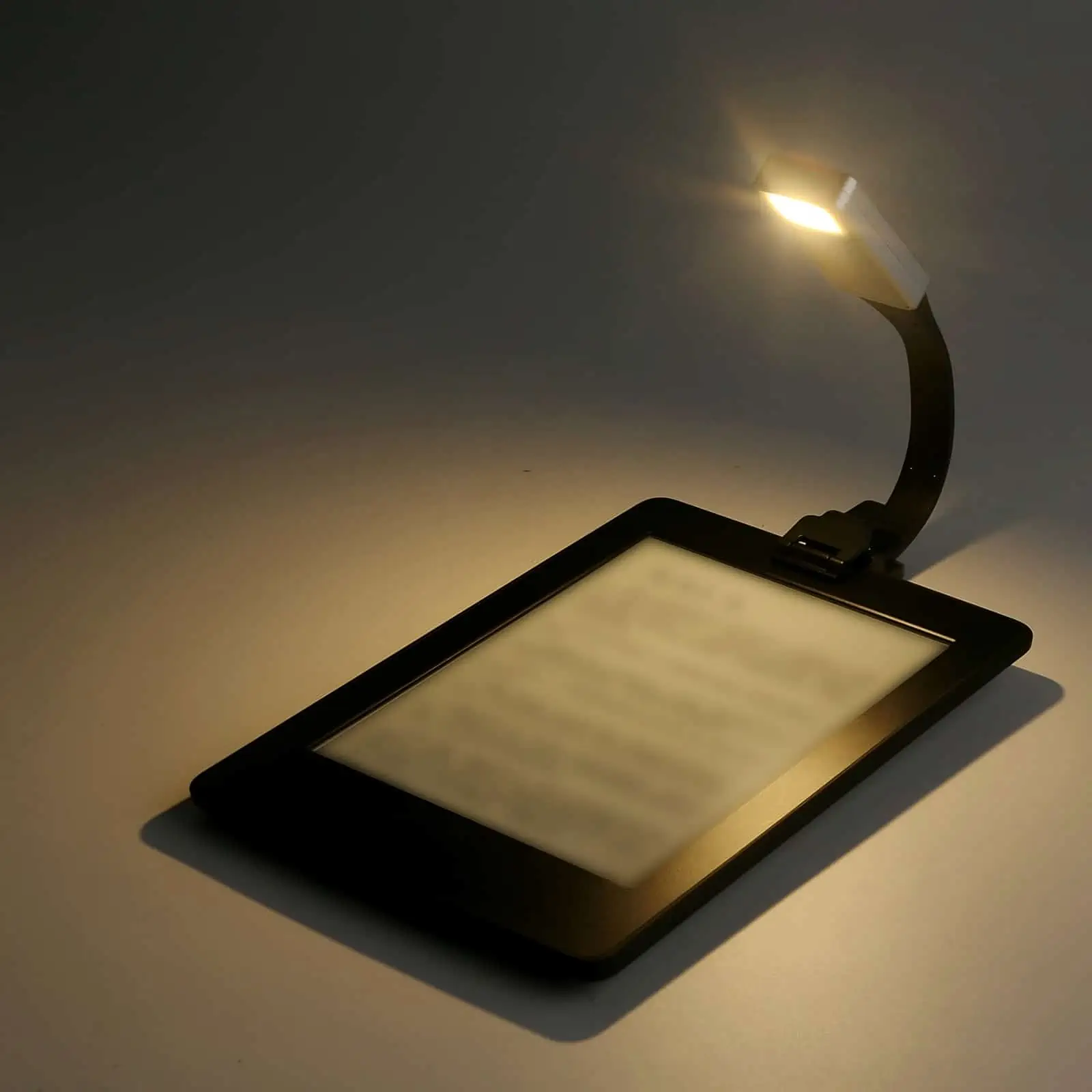 Lampe de lecture pour livre Oster - Nos lampes de lecture